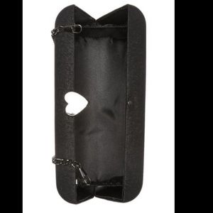 🦋Metallic clutch with heart closure🦋